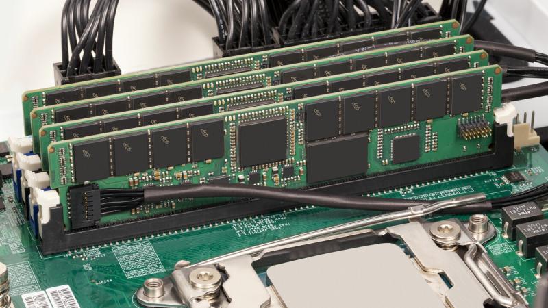 Дата-центры к 2026 году могут забрать 70% мирового выпуска чипов памяти