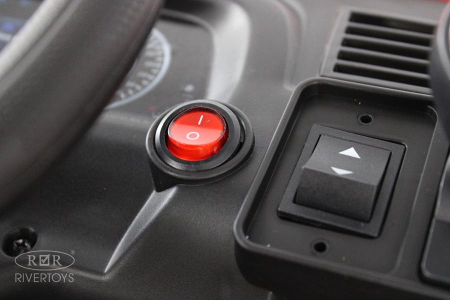 Детский электромобиль RiverToys K555PX красный