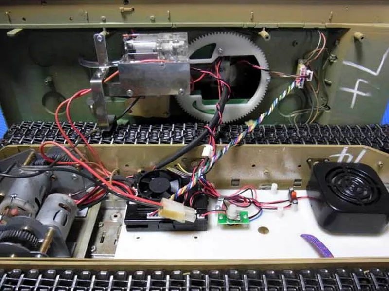 Радиоуправляемый танк Torro KV-2 1/16 зеленый, ВВ-пушка V3.0 2.4G RTR, TR1212438785-3.0