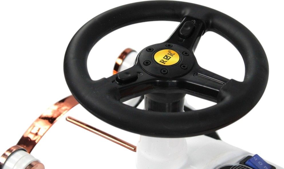 Детский электромобиль RiverToys (K222PX-WHITE) белый