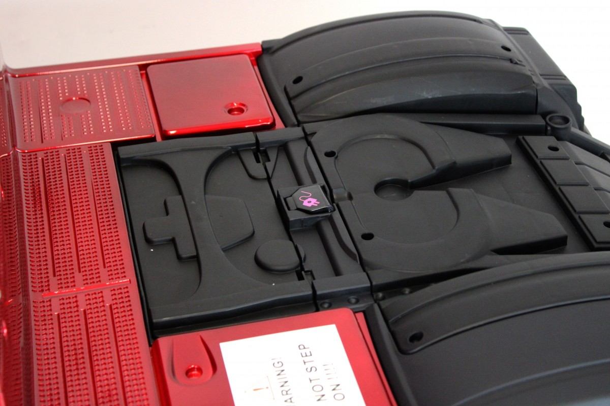 Детский электромобиль RiverToys Mercedes-Benz Actros 4WD (HL358) вишневый глянец