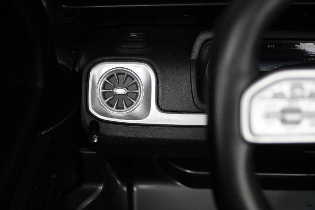 Детский электромобиль RiverToys Mercedes-Benz G63 (T999TT-SILVER-GLANEC     ) серый глянец