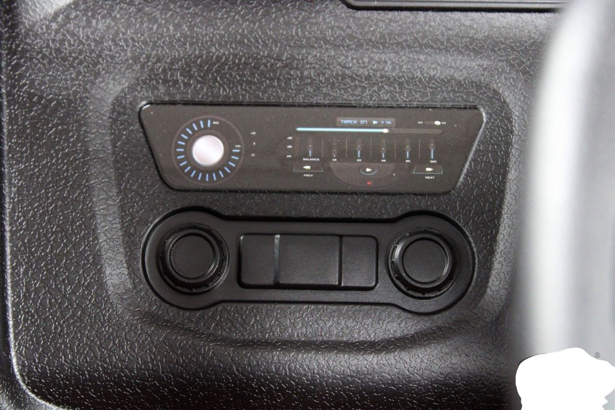 Детский электромобиль RiverToys (G444GG-GREY) серый