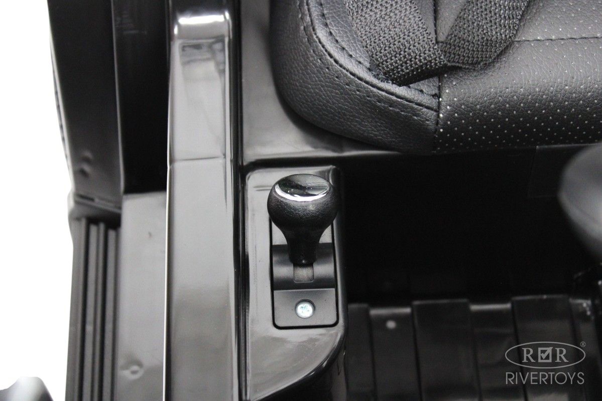 Детский электромобиль RiverToys Mercedes-Benz G63 (T999TT-BLACK             ) черный