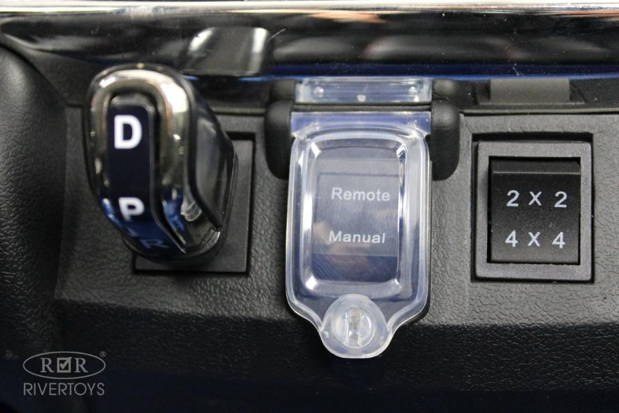 Детский электромобиль RiverToys Lexus LX570 (Y555YY) белый