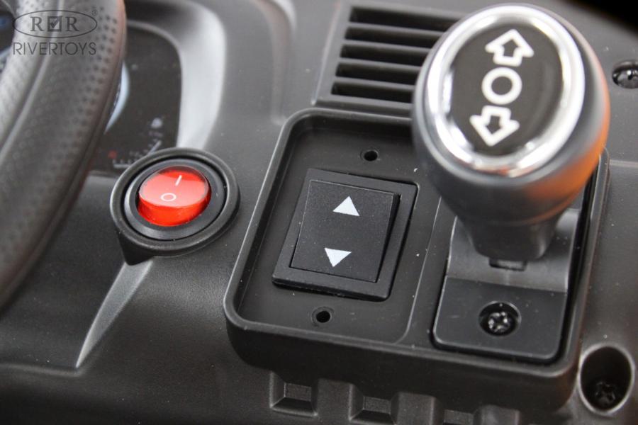 Детский электромобиль RiverToys K555PX зеленый