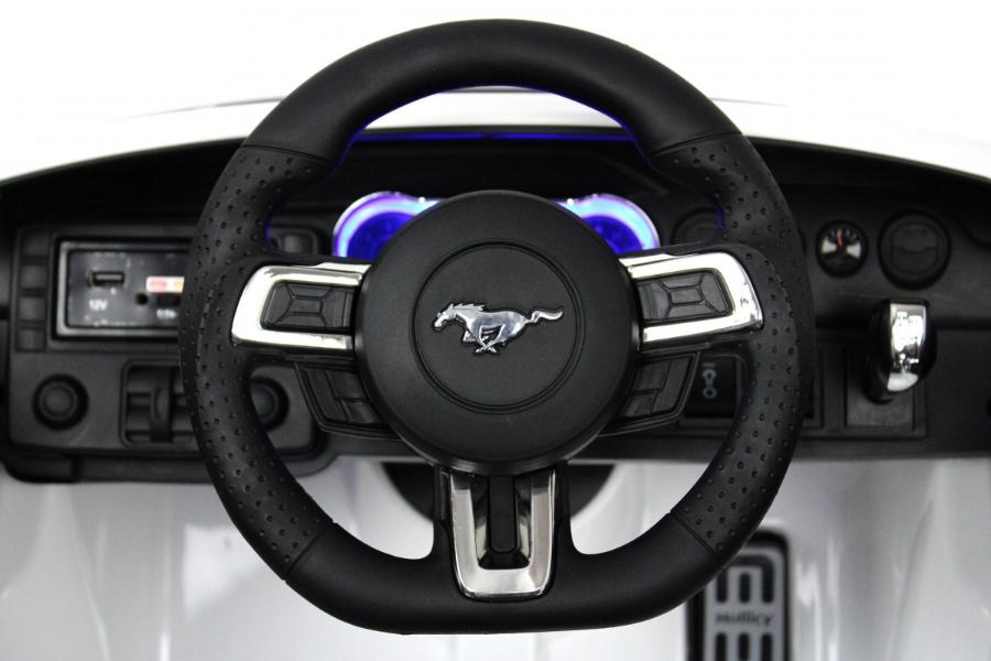 Детский электромобиль RiverToys Ford Mustang GT (A222MP) белый