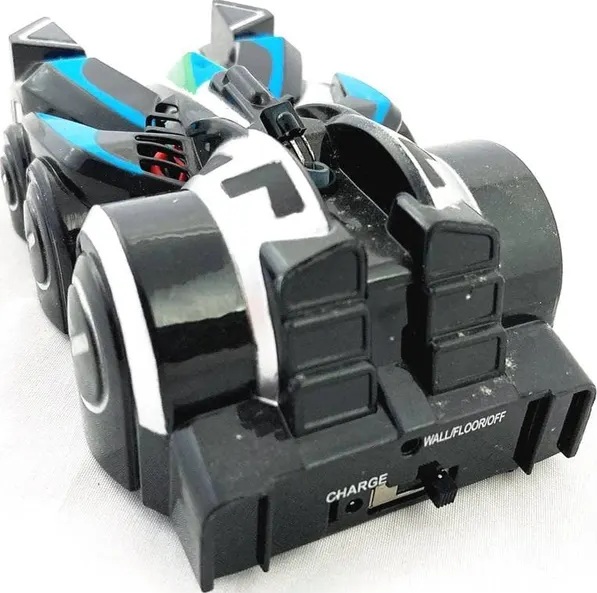 Радиоуправляемая модель Feiyue ездящая по стенам (9920e-White)