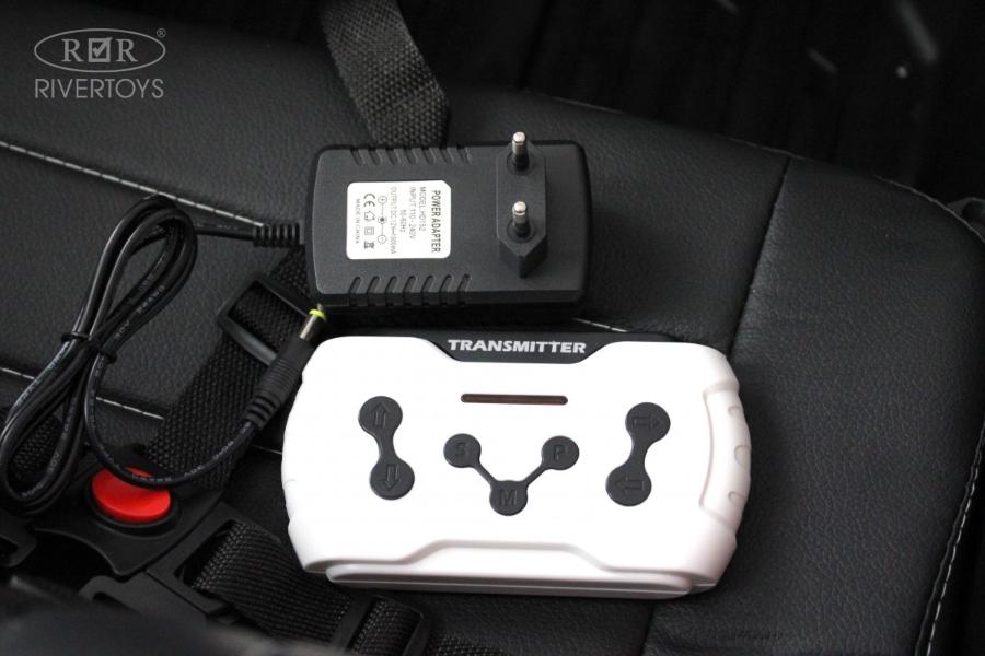 Детский электромобиль RiverToys М222БХ красный