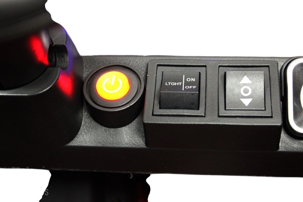 Детский электромобиль RiverToys Mercedes-Benz G63 (Mercedes-AMG-G63-K999KK-CHERRY-GLANEC) вишневый глянец