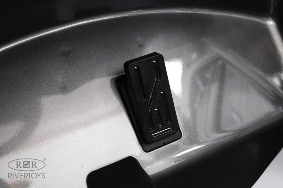 Детский электромобиль RiverToys Y999YY серый глянец