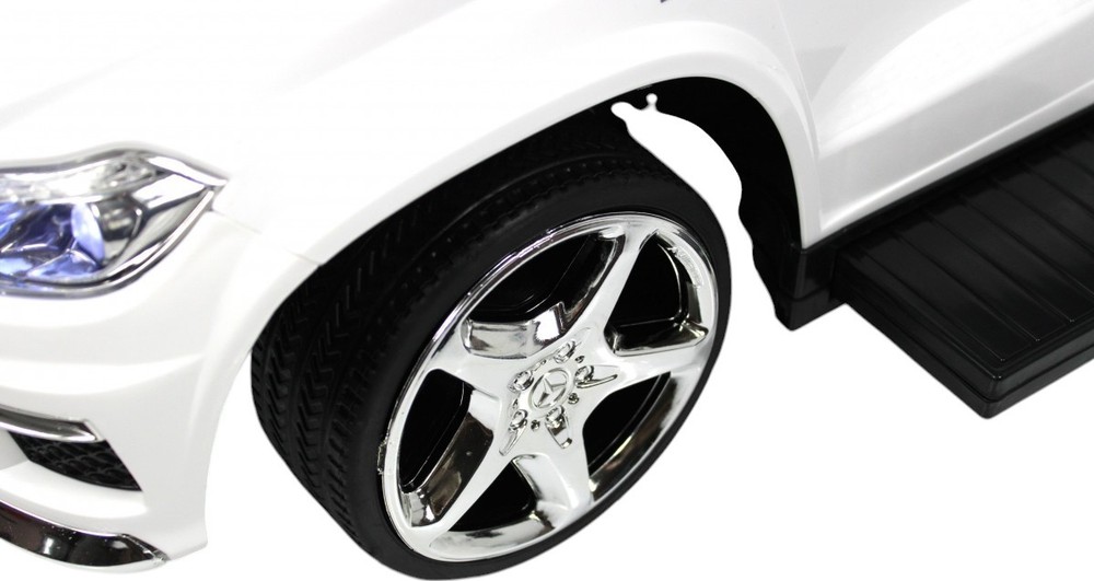 Детский толокар Mercedes-Benz GL63 RiverToys (A888AA-H) (белый)