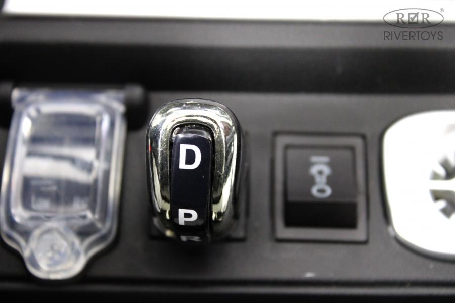 Детский электромобиль RiverToys Mercedes Benz G63 Y777YY белый