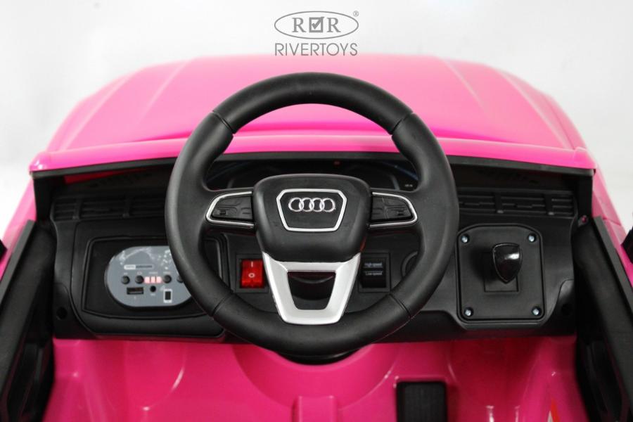 Детский электромобиль RiverToys AUDI Q7 (HL678) розовый