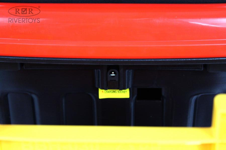 Детский электромобиль RiverToys K111KK красный