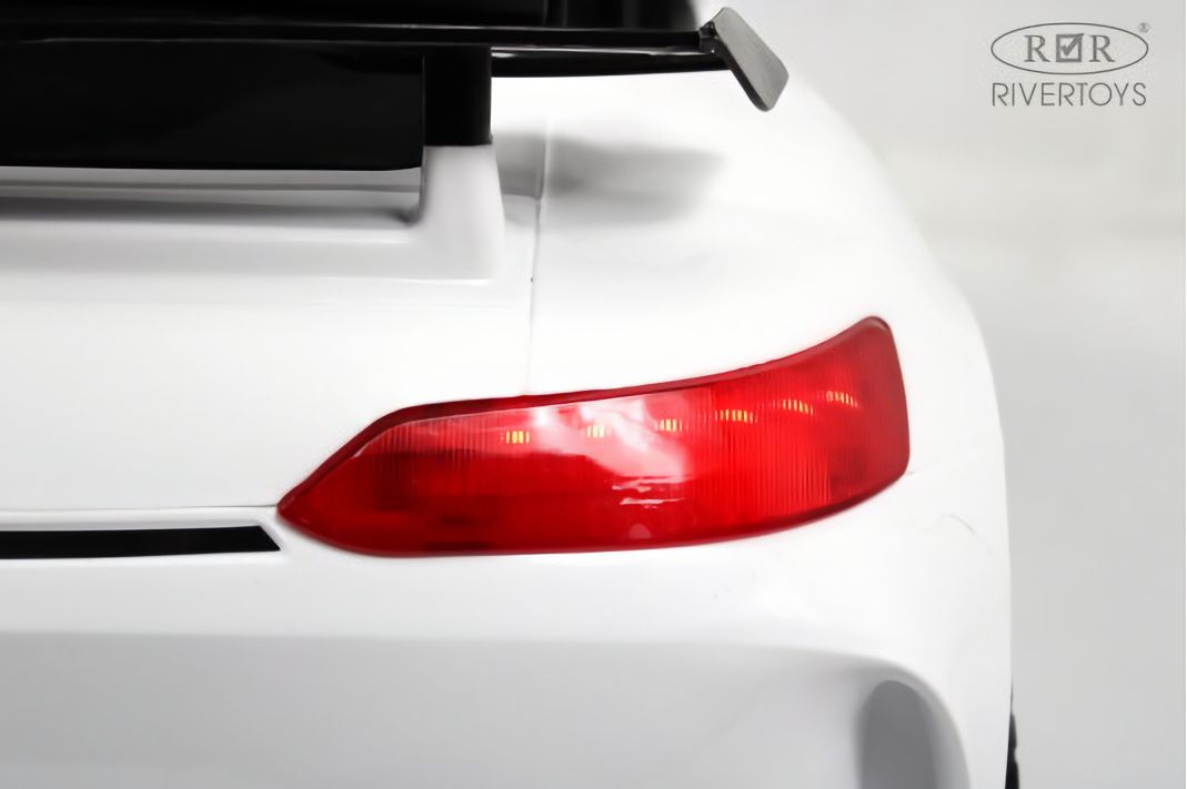 Детский электромобиль Mercedes-Benz AMG GT X777XX белый