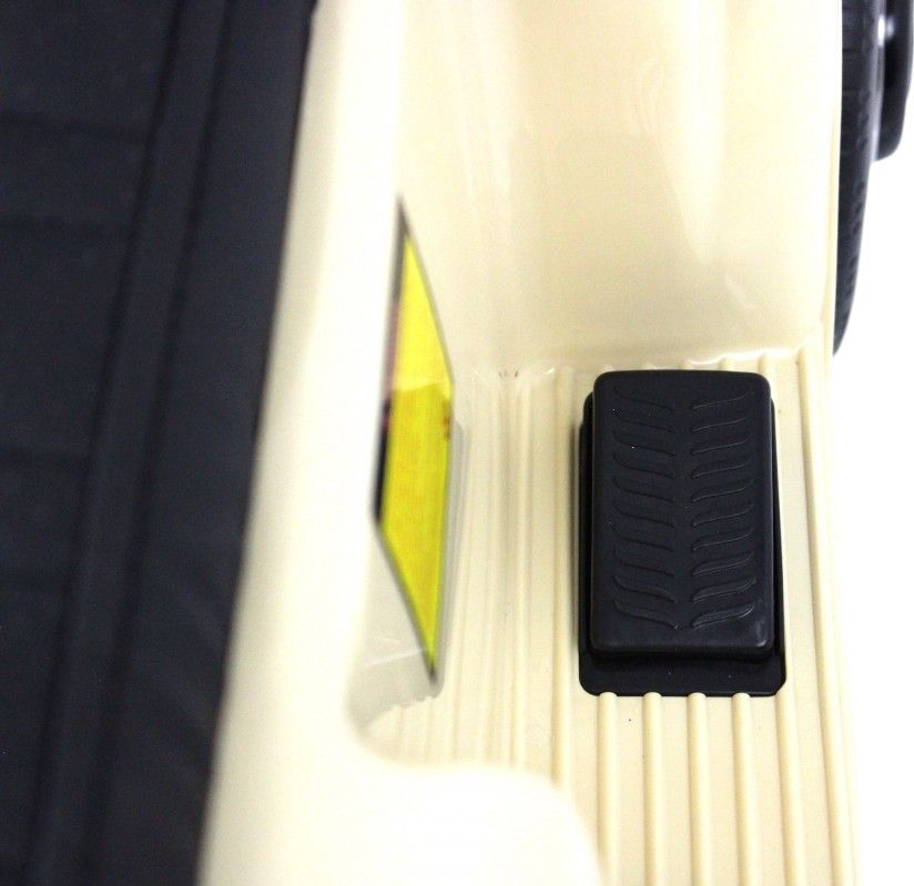 Детский толокар RiverToys Mercedes-Benz 300S (LS-128A-BEIGE) бежевый