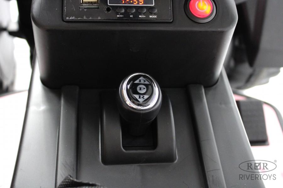 Детский электромобиль RiverToys O555OO розовый