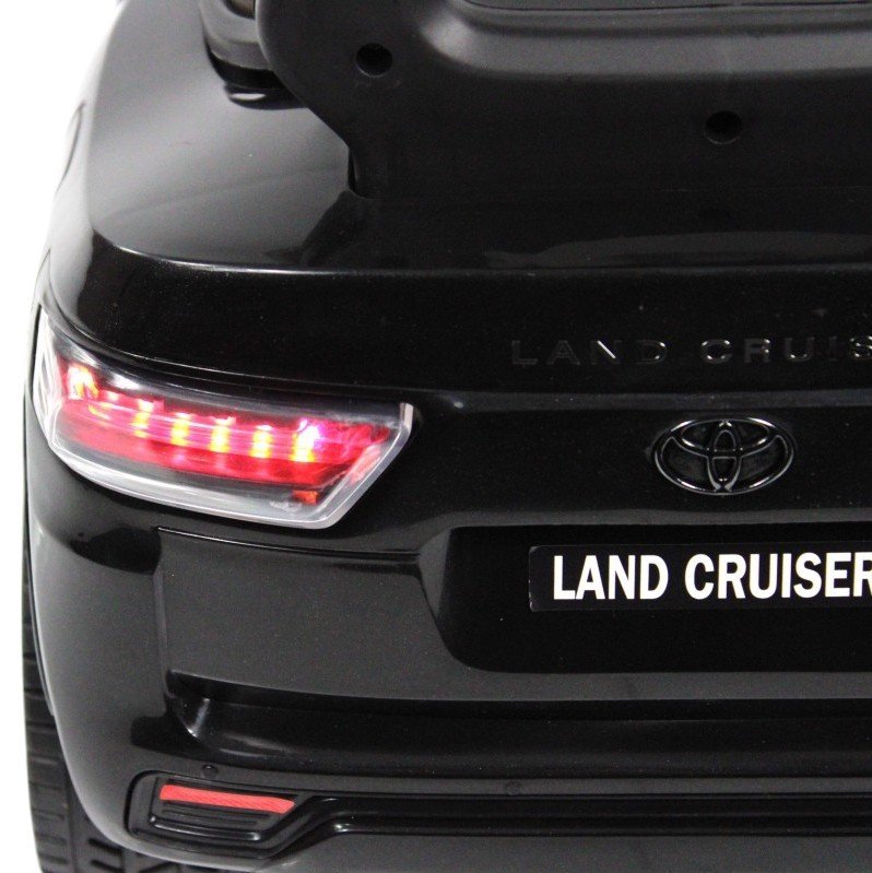 Детский толокар Toyota Land Cruiser 300 RiverToys (Z002ZZ-D) (черный)