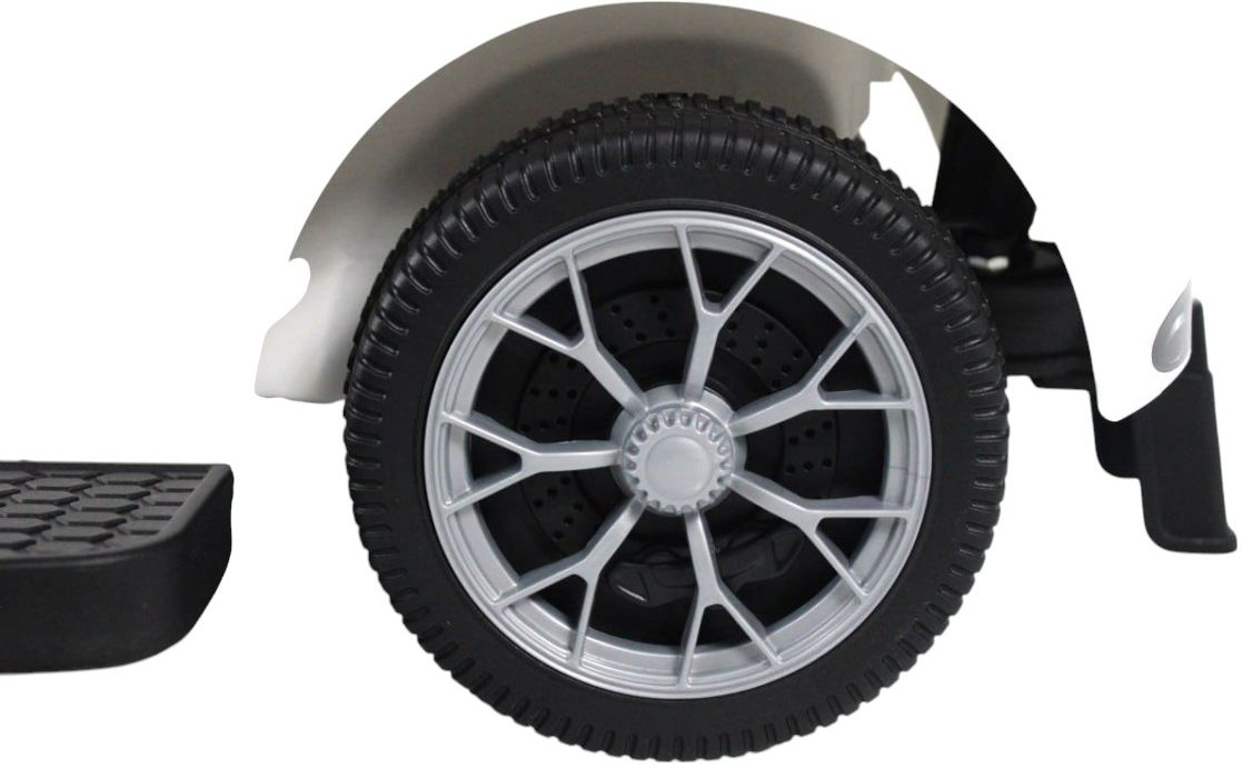 Детский толокар RiverToys (Z005ZZ-T-WHITE) белый