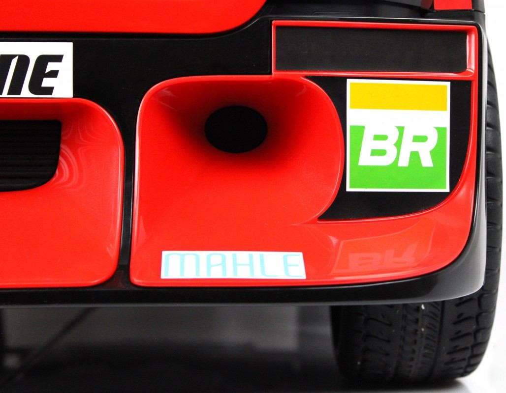 Детский электромобиль RiverToys Mercedes-Benz Axor с прицепом (H777HH) красный