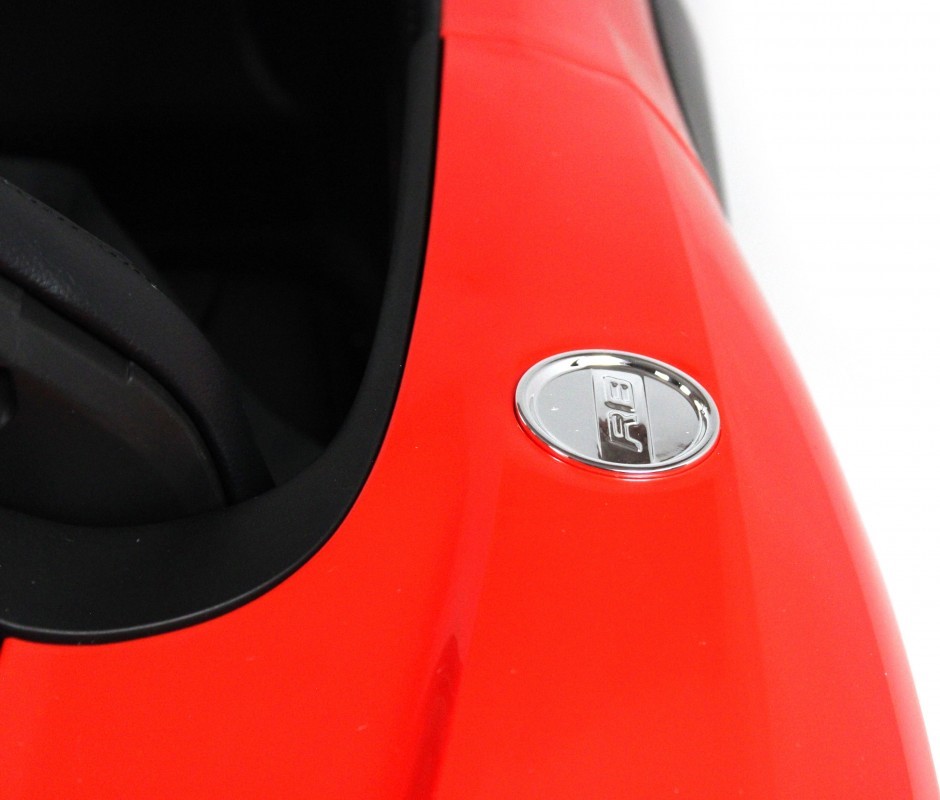 Детский электромобиль RiverToys AUDI R8 (M333MM) красный