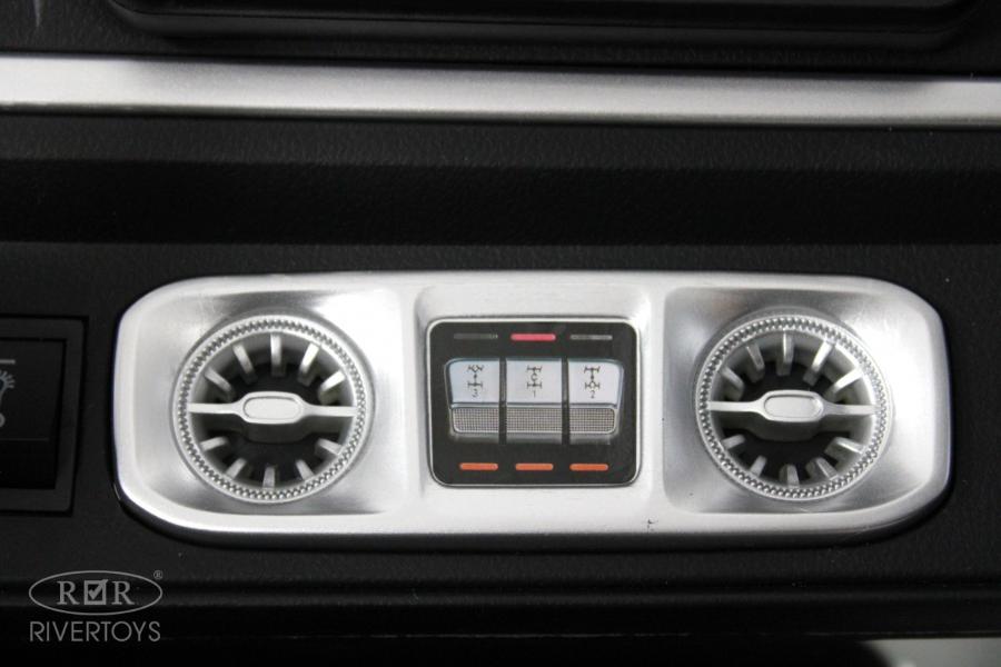 Детский электромобиль RiverToys Mercedes Benz G63 Y777YY белый