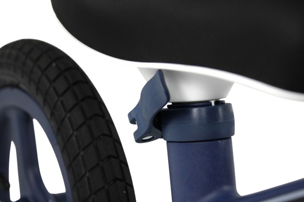 Детский беговел RiverToys (HB-003) сине-(белый)