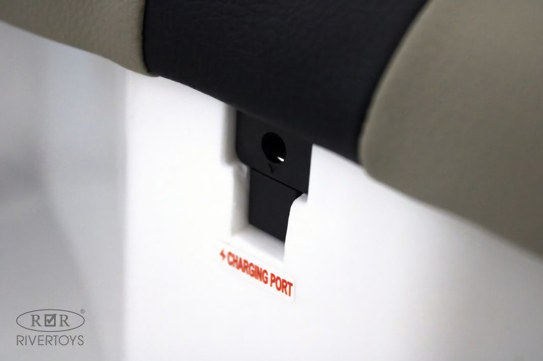 Детский электромобиль Jeep A222AA белый