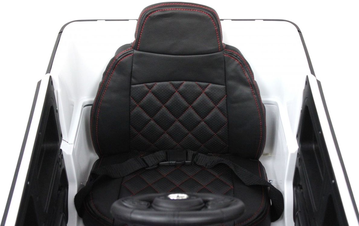 Детский электромобиль RiverToys Mercedes-Benz G63 4WD (Mercedes-AMG-G63-4WD-K999KK-WHITE) белый