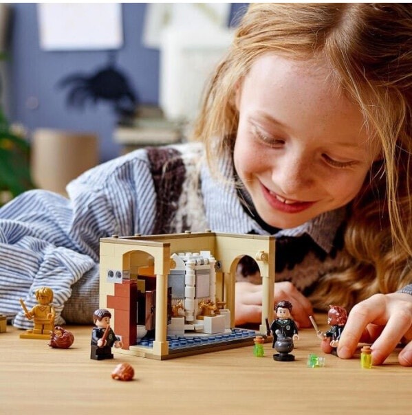 (EU) Конструктор LEGO Harry Potter Хогвартс: Ошибка с оборотным зельем (76386)