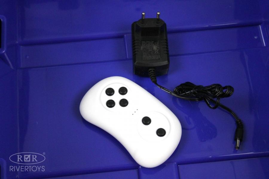 Детский электромобиль RiverToys O555OO синий