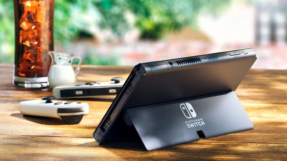 Обновленная Nintendo Switch OLED с регулируемой широкой задней опорой